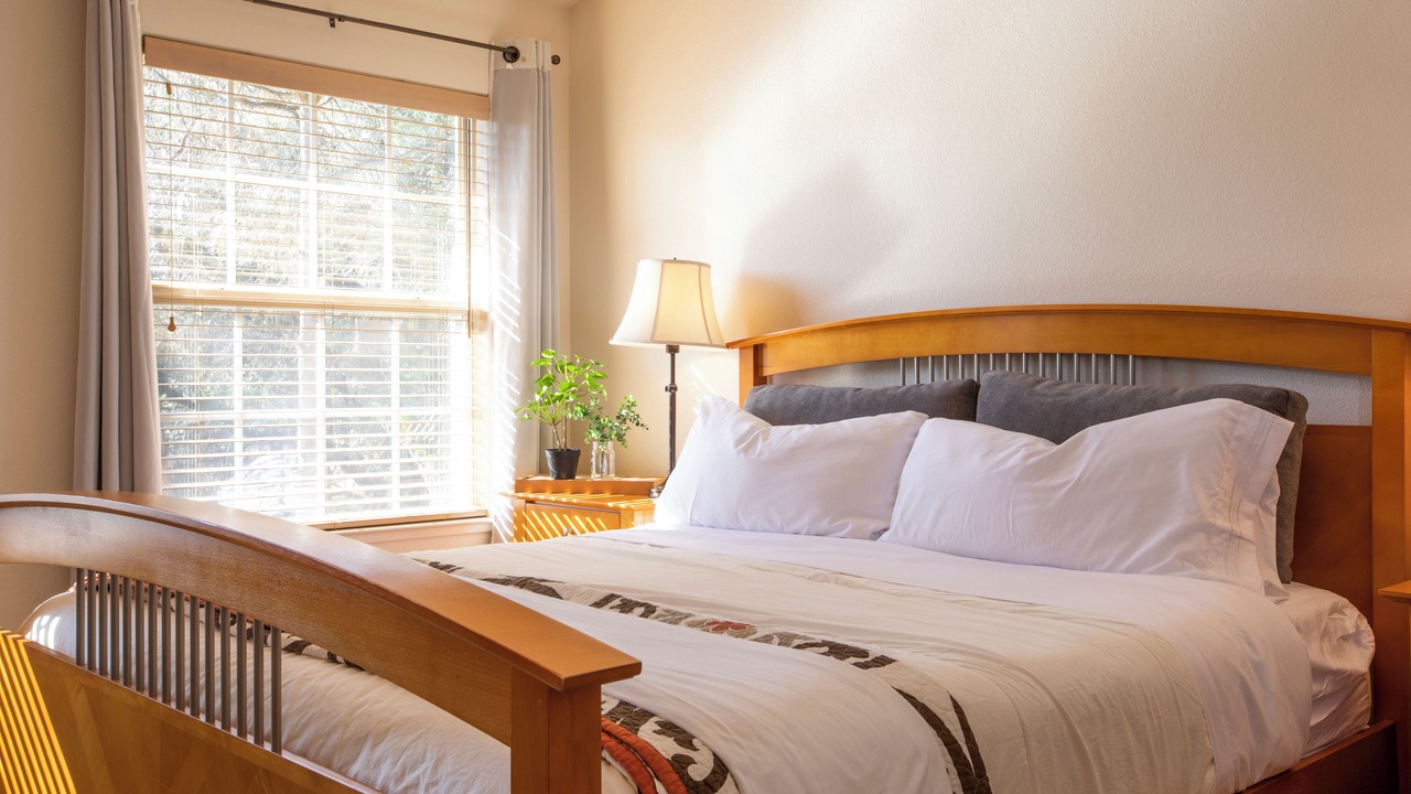 Photo of Bedroom in Groveland