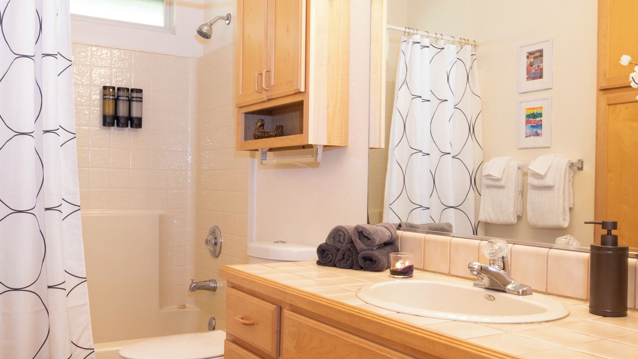 Photo of Bathroom in Groveland