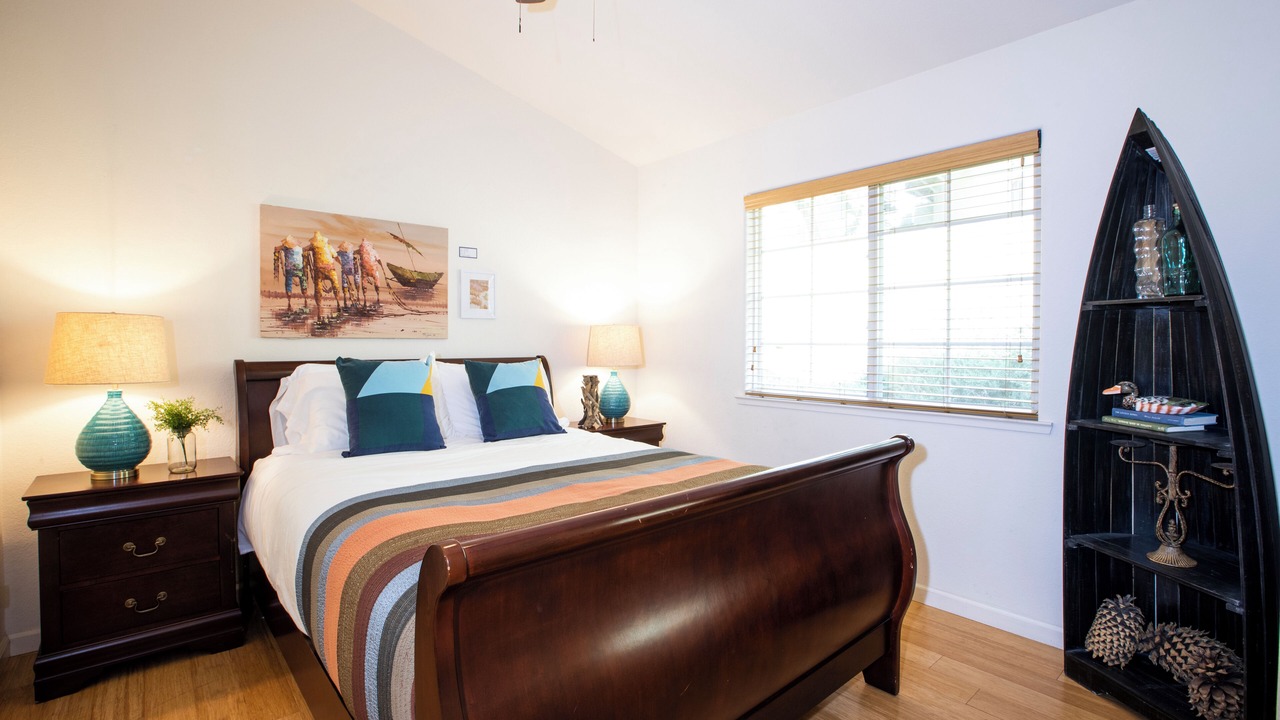 Photo of Bedroom in Groveland