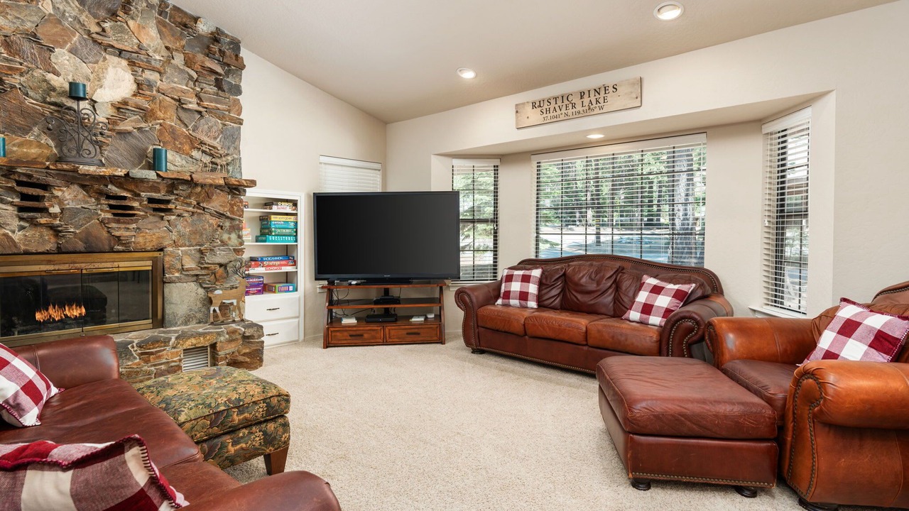 Photo of Livingroom in Shaver Lake
