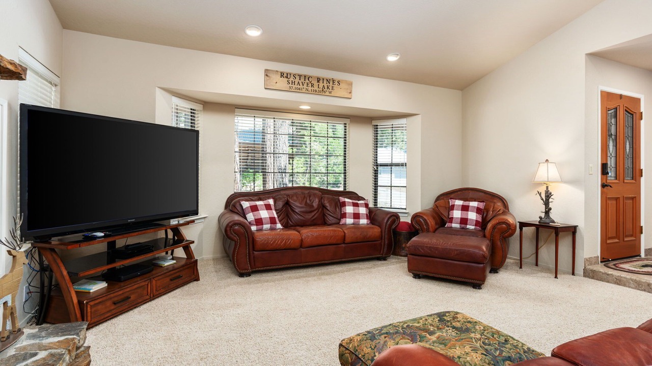 Photo of Livingroom in Shaver Lake