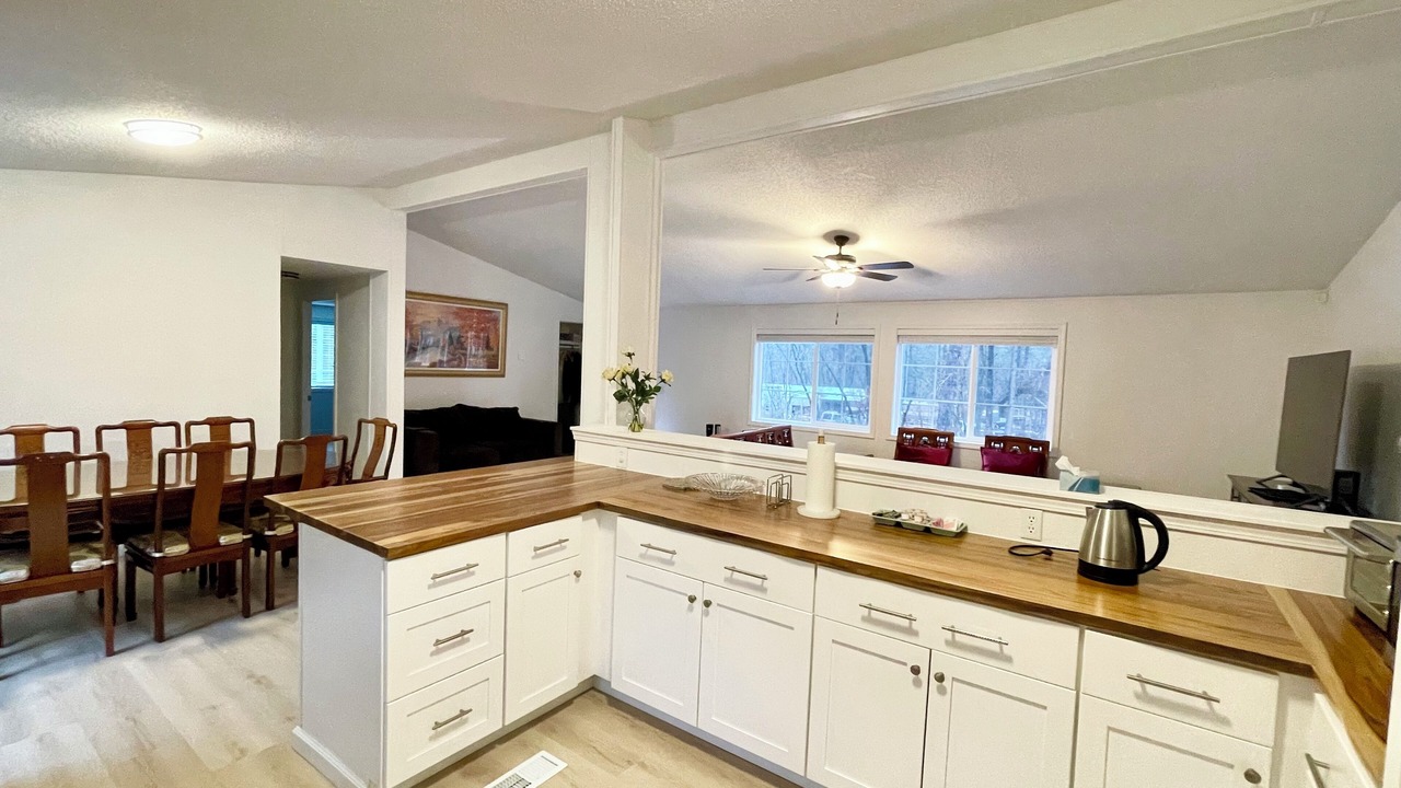 Photo of Kitchen in Lakehead-Lakeshore