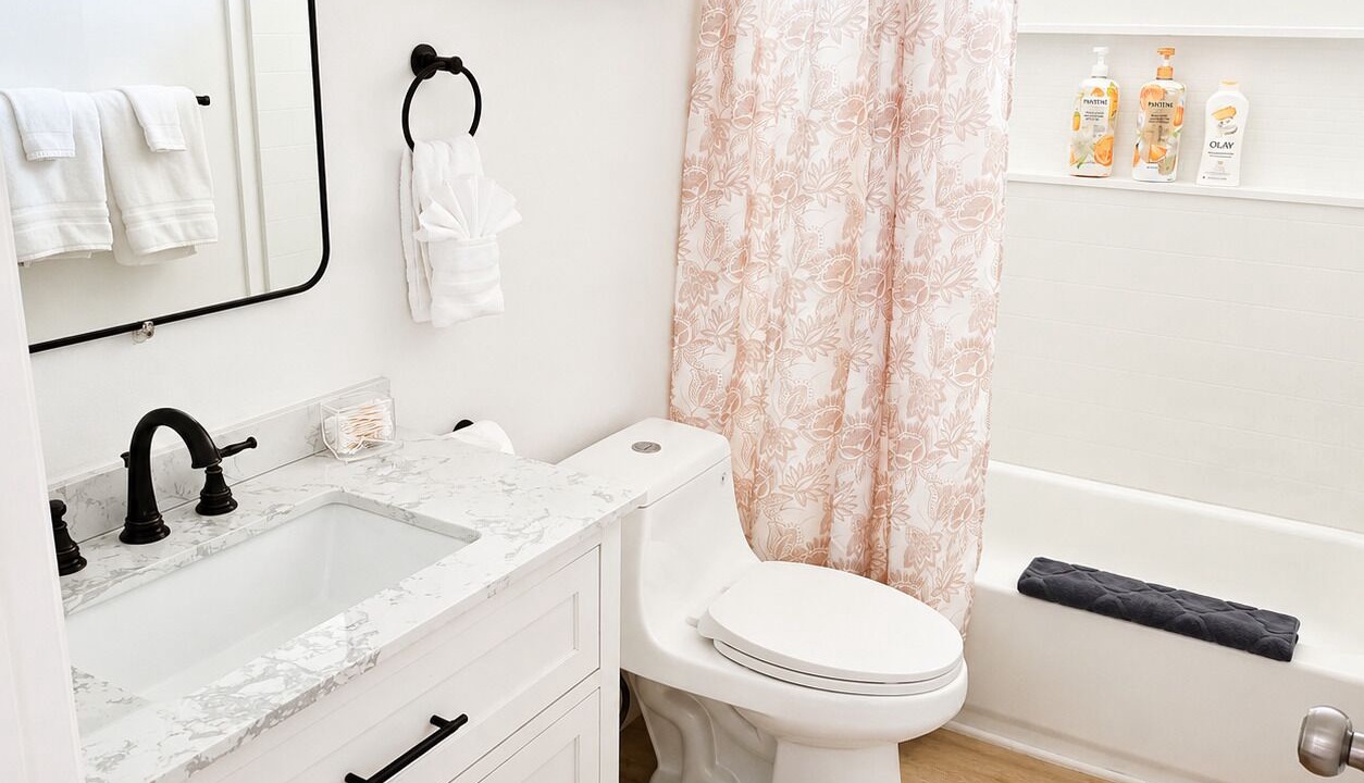 Photo of Bathroom in Lakehead-Lakeshore