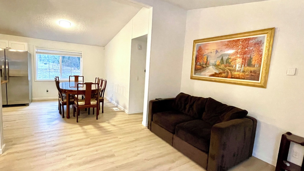 Photo of Livingroom in Lakehead-Lakeshore