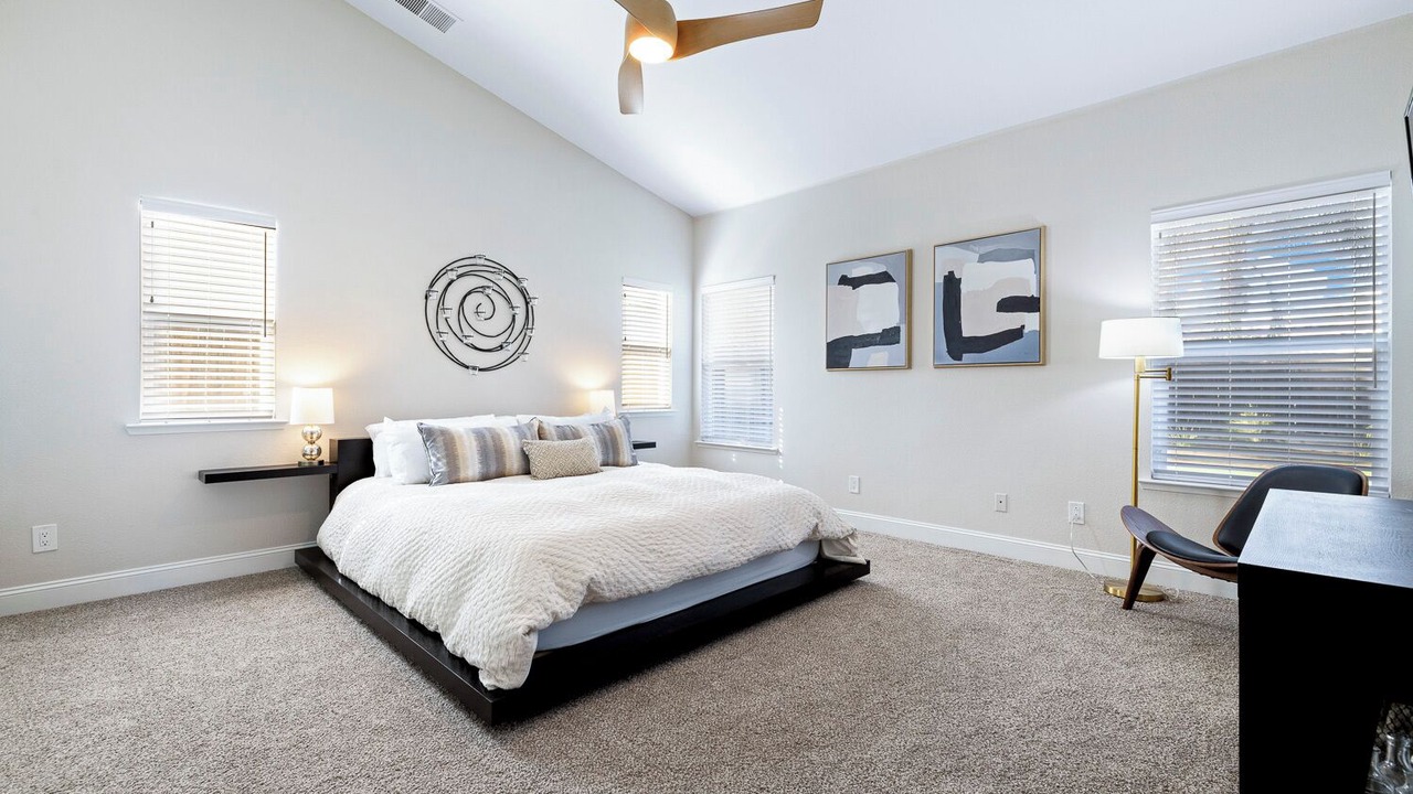 Photo of Bedroom in Raisin
