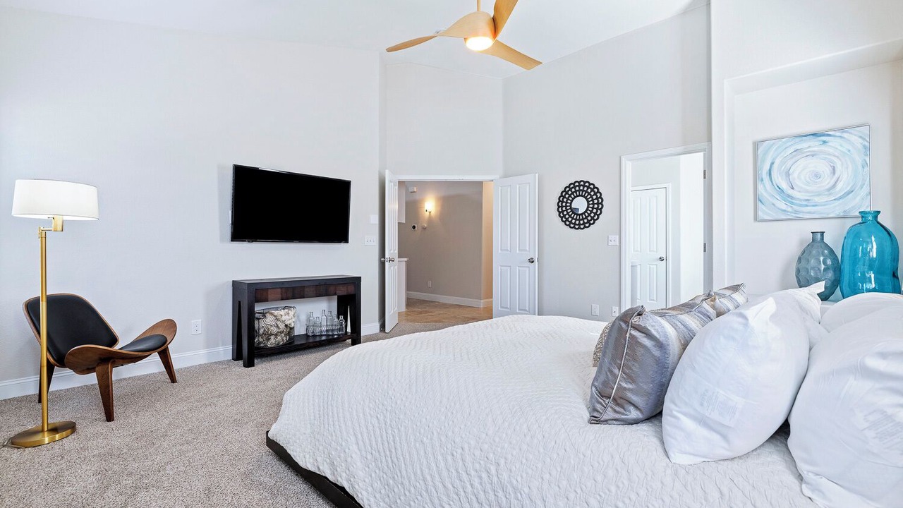 Photo of Bedroom in Raisin
