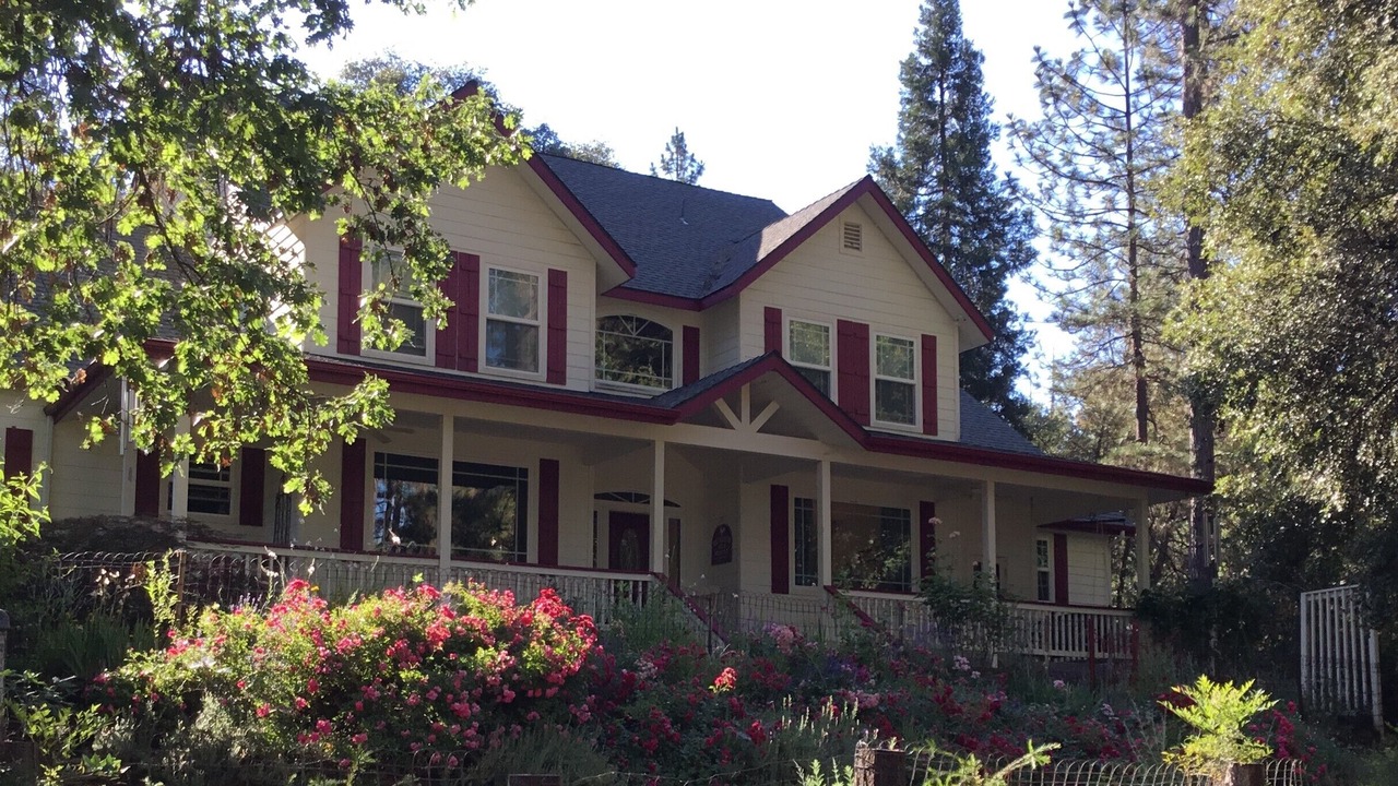 Photo of Others in Mariposa