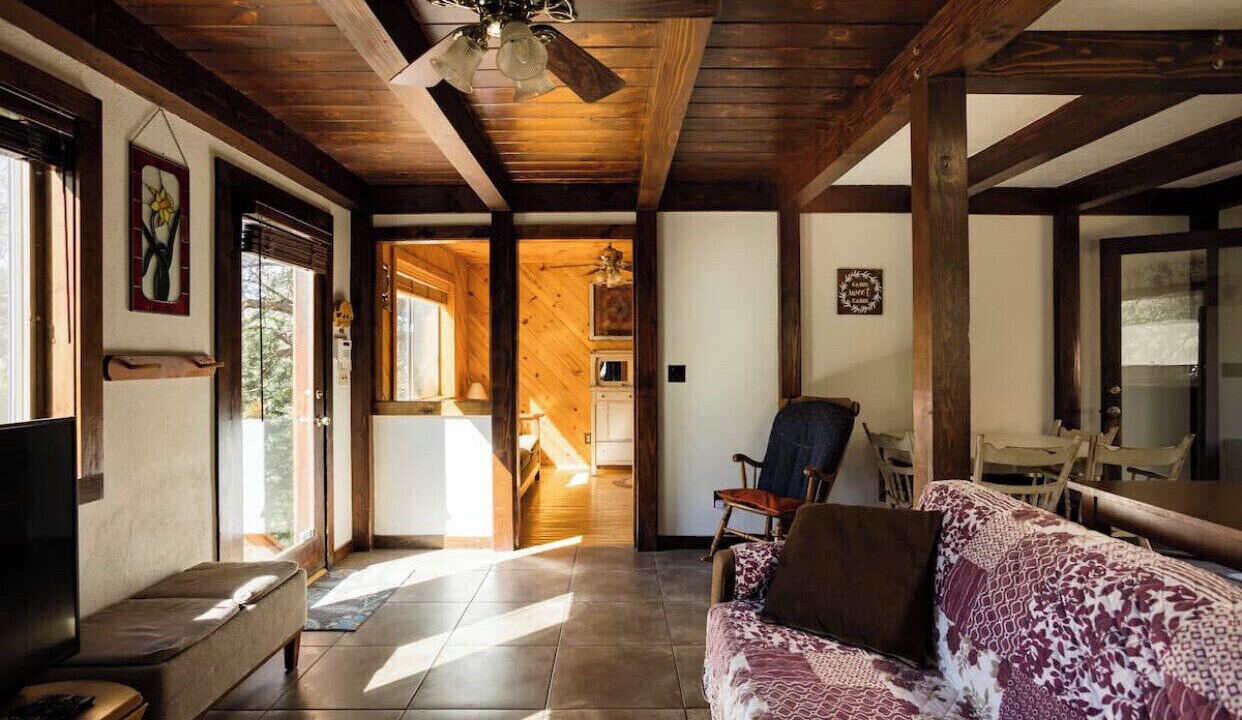 Photo of Livingroom in Pine Mountain Club
