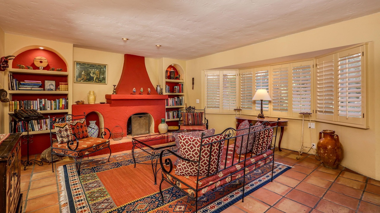 Photo of Livingroom in Deep Well Ranch
