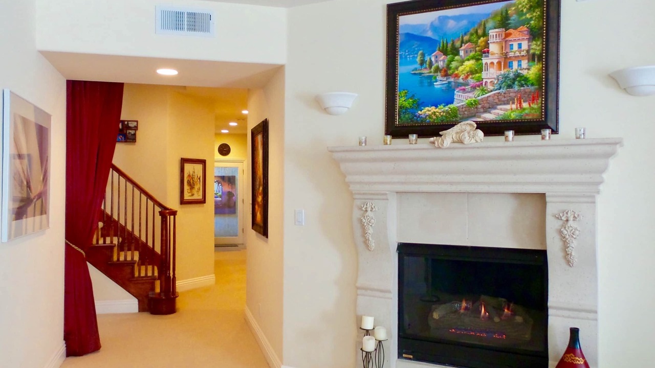 Photo of Livingroom in Saratoga