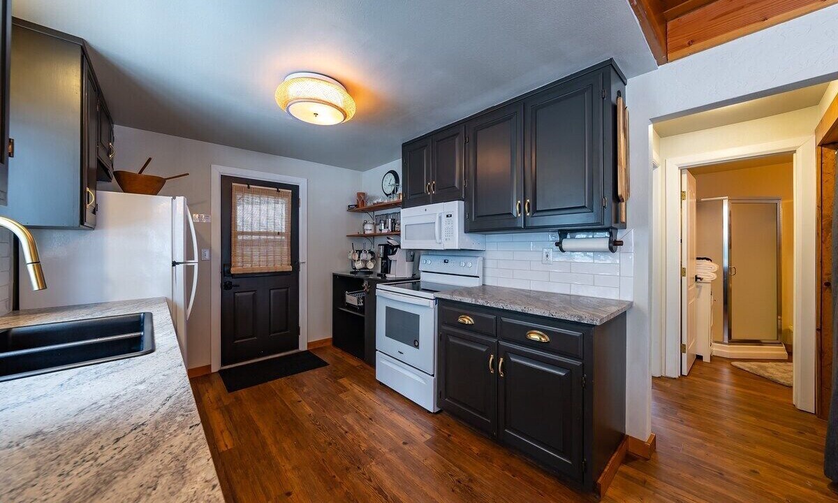 Photo of Kitchen in Shaver Lake