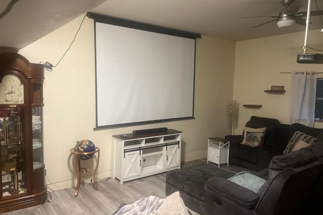 Photo of Livingroom in Garberville