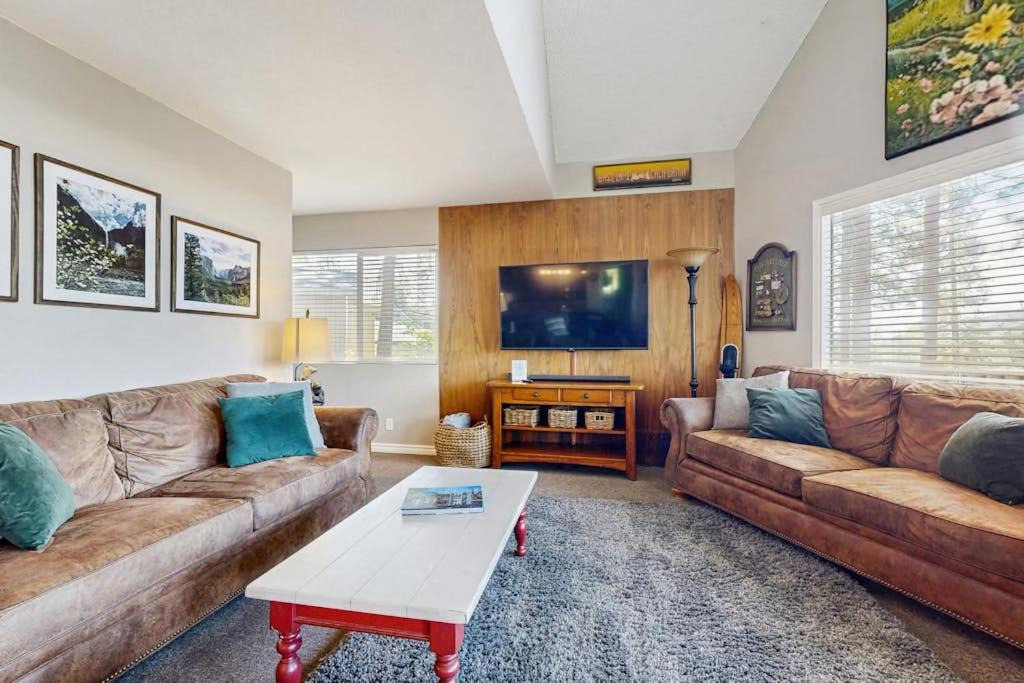 Photo of Livingroom in Bass Lake