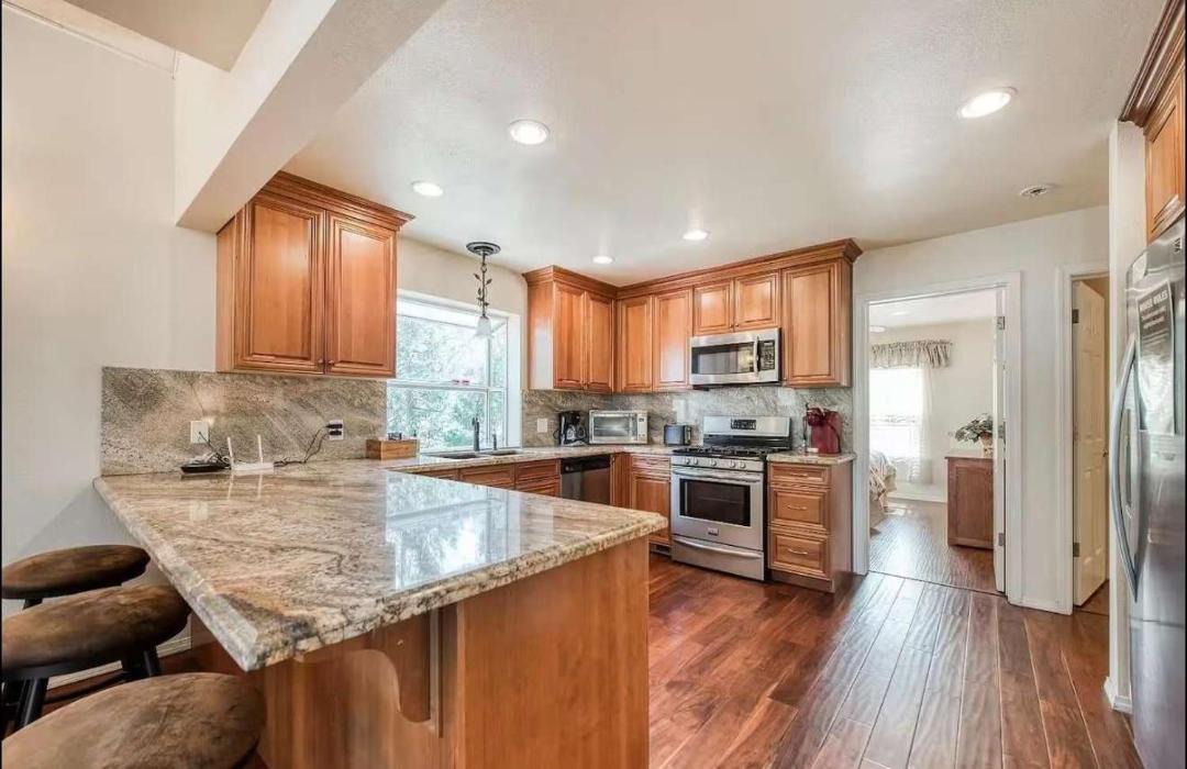 Photo of Kitchen in Shaver Lake