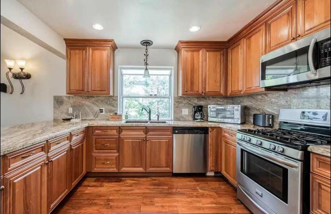 Photo of Kitchen in Shaver Lake