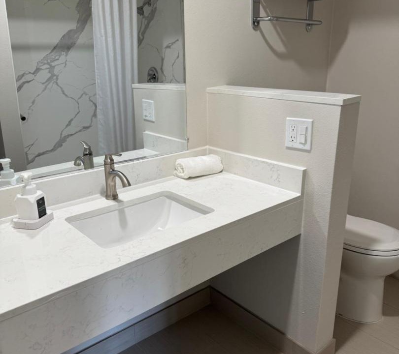 Photo of Bathroom in Raisin