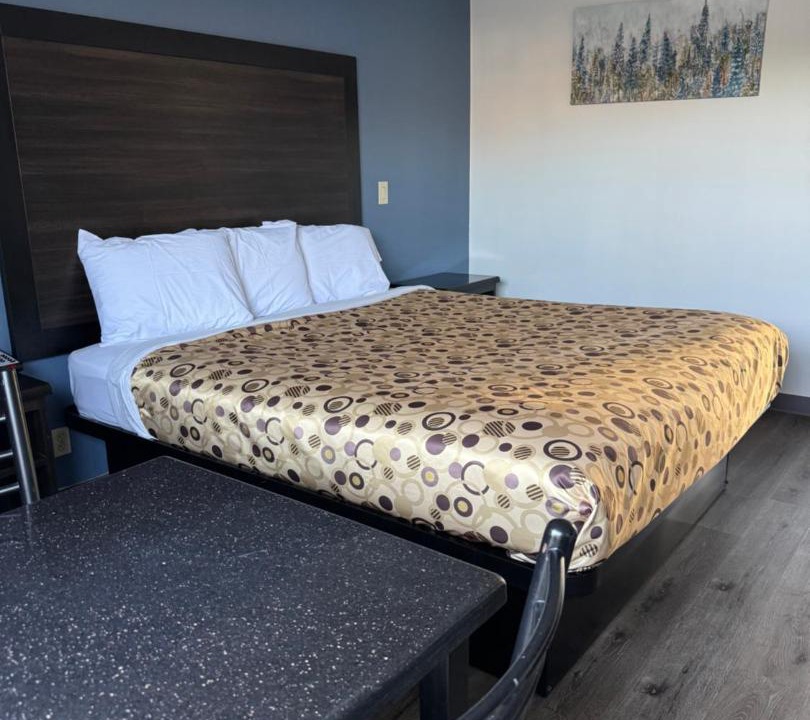 Photo of Bedroom in Raisin