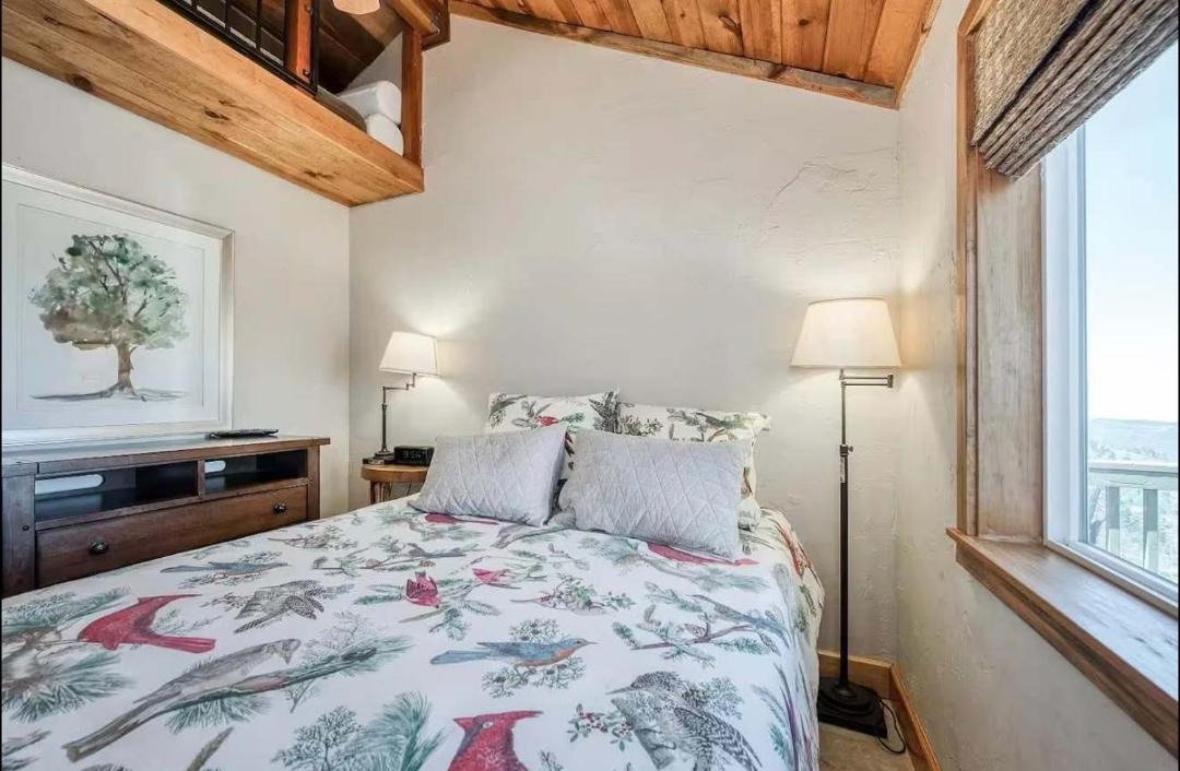 Photo of Bedroom in Shaver Lake