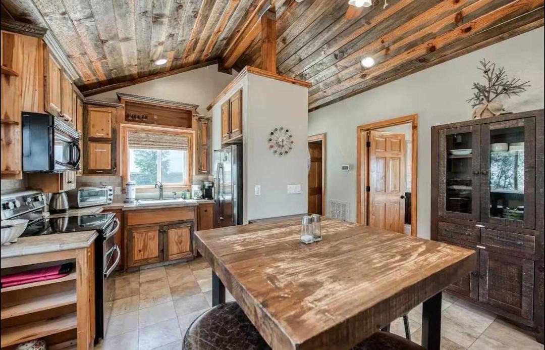 Photo of Kitchen in Shaver Lake