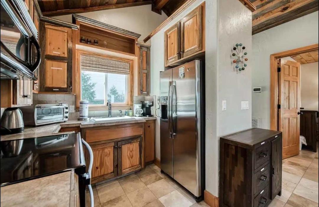 Photo of Kitchen in Shaver Lake