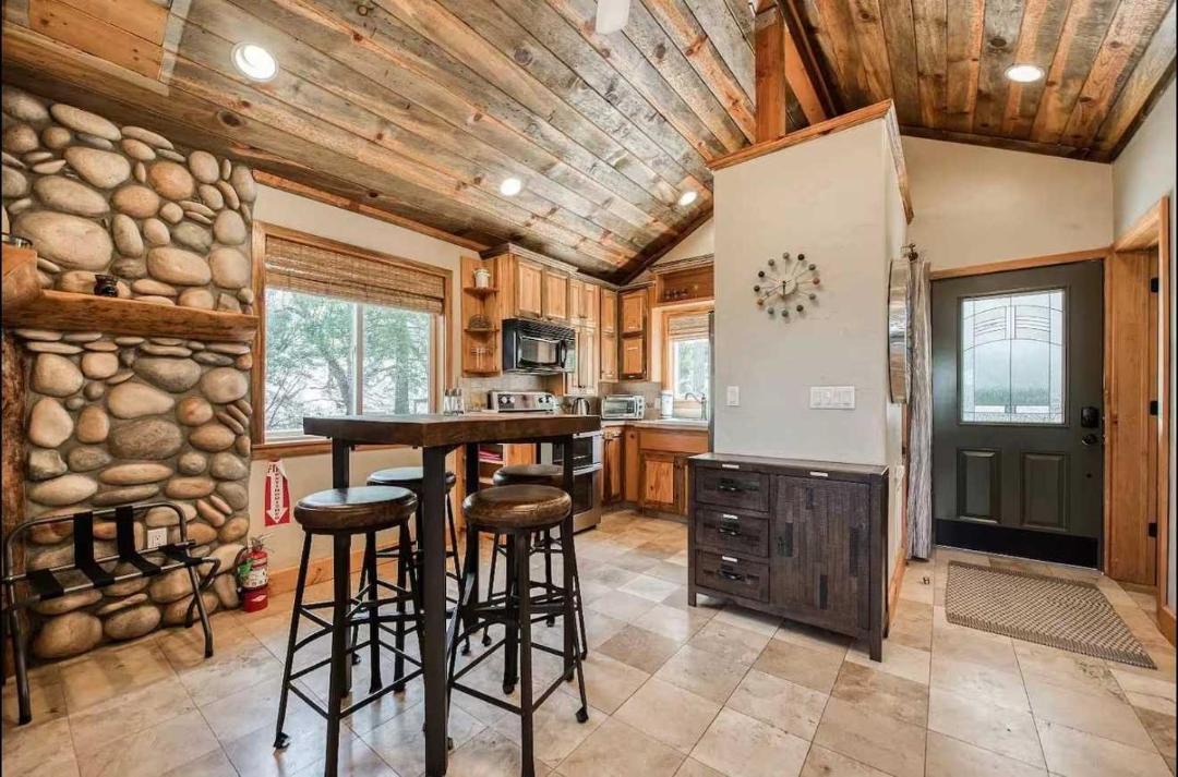 Photo of Kitchen in Shaver Lake