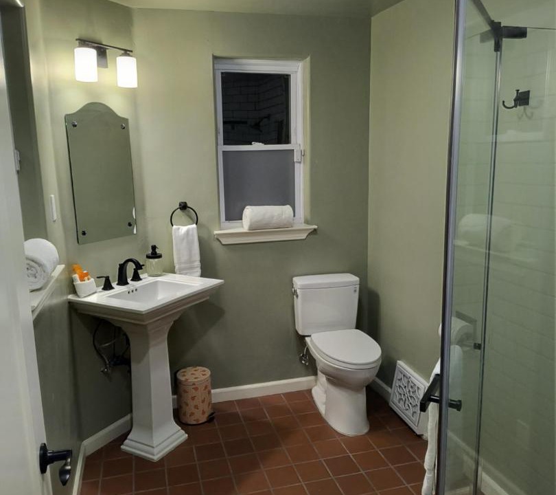 Photo of Bathroom in Woodlake