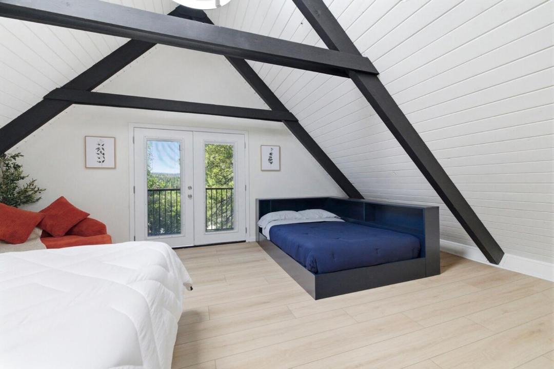 Photo of Bedroom in Groveland