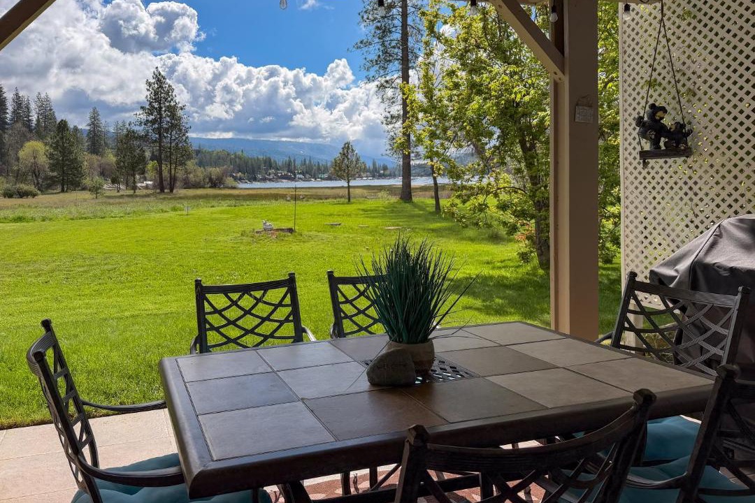 Photo of Patio Balcony in Bass Lake