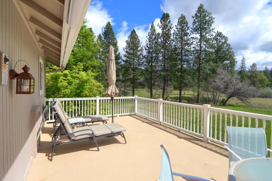 Photo of Patio Balcony in Bass Lake