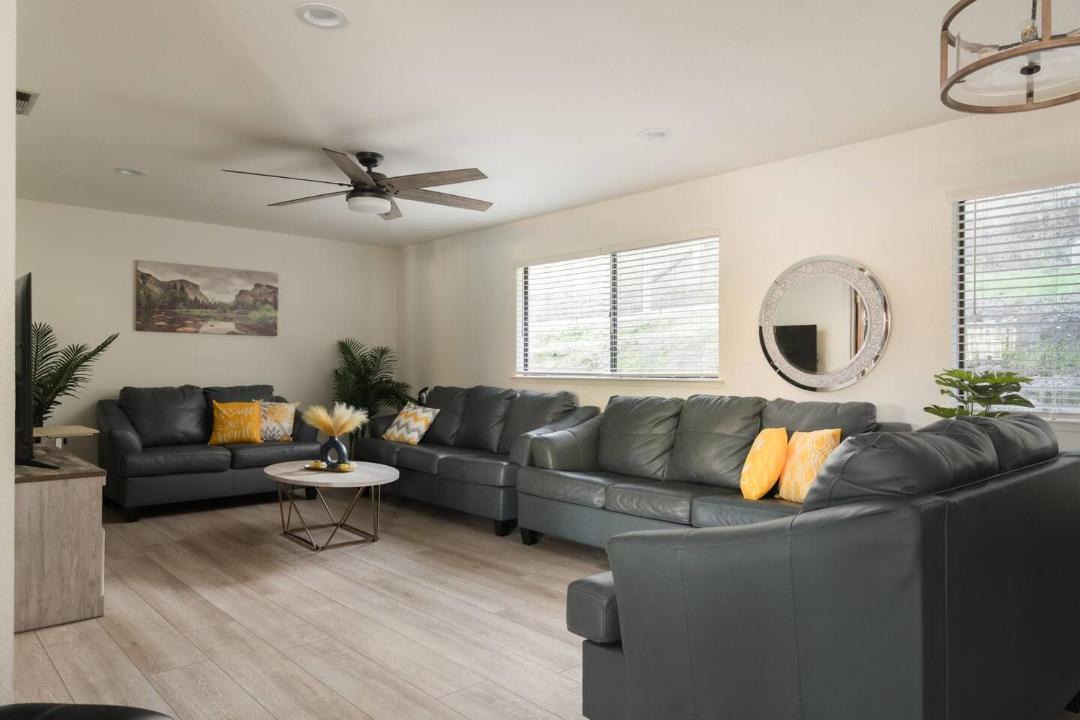 Photo of Livingroom in Oakhurst