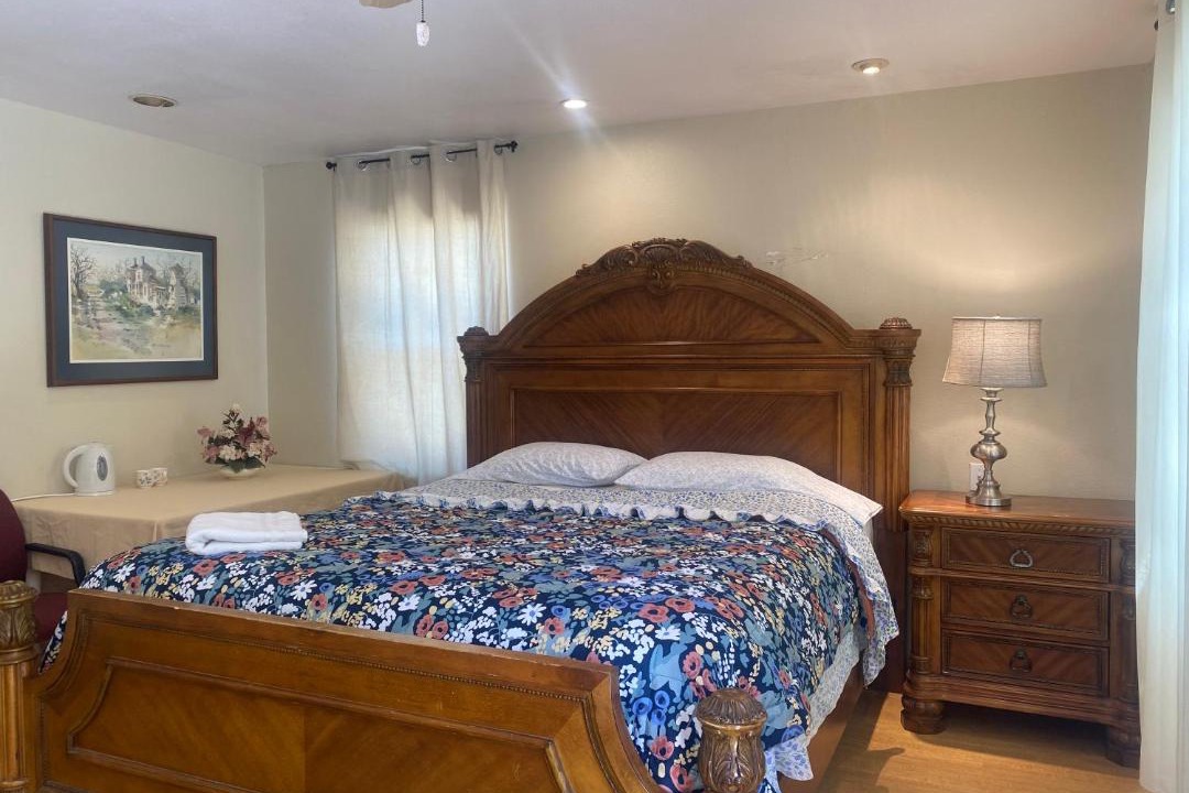 Photo of Bedroom in Burbank