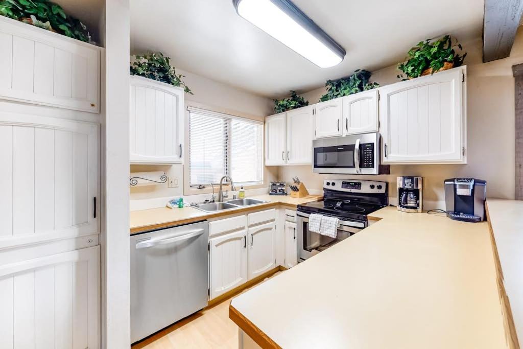 Photo of Kitchen in Mammoth Lakes