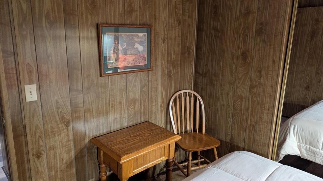 Photo of Bedroom in California Hot Springs