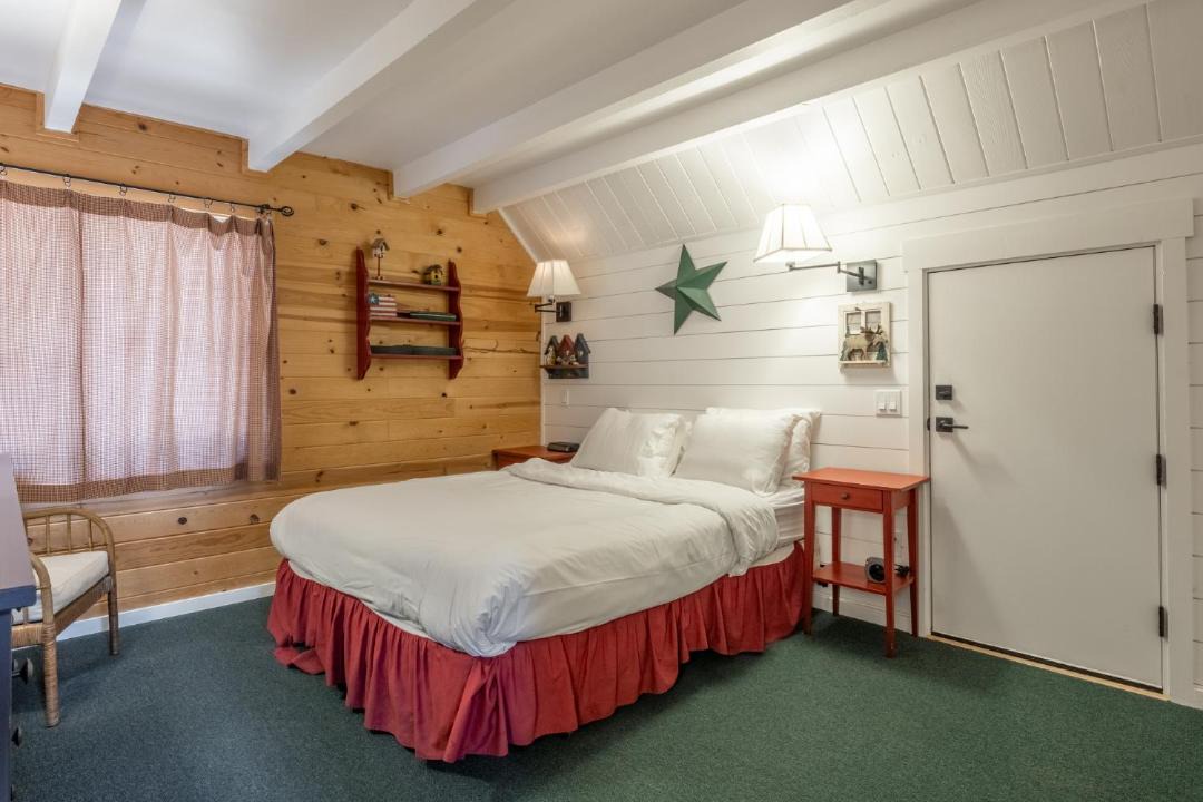 Photo of Bedroom in Mammoth Lakes