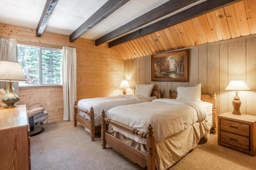 Photo of Bedroom in Mammoth Lakes