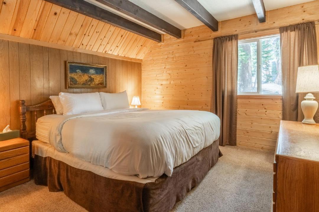 Photo of Bedroom in Mammoth Lakes