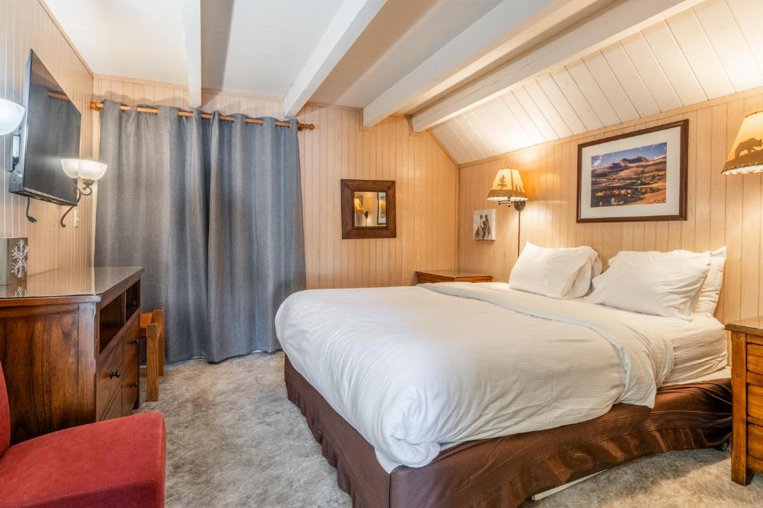Photo of Bedroom in Mammoth Lakes