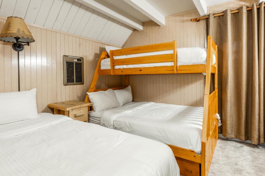 Photo of Bedroom in Mammoth Lakes