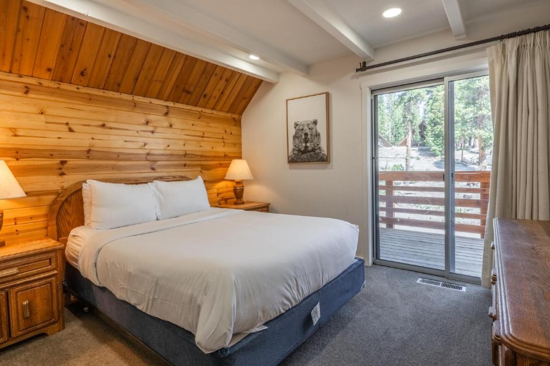 Photo of Bedroom in Mammoth Lakes