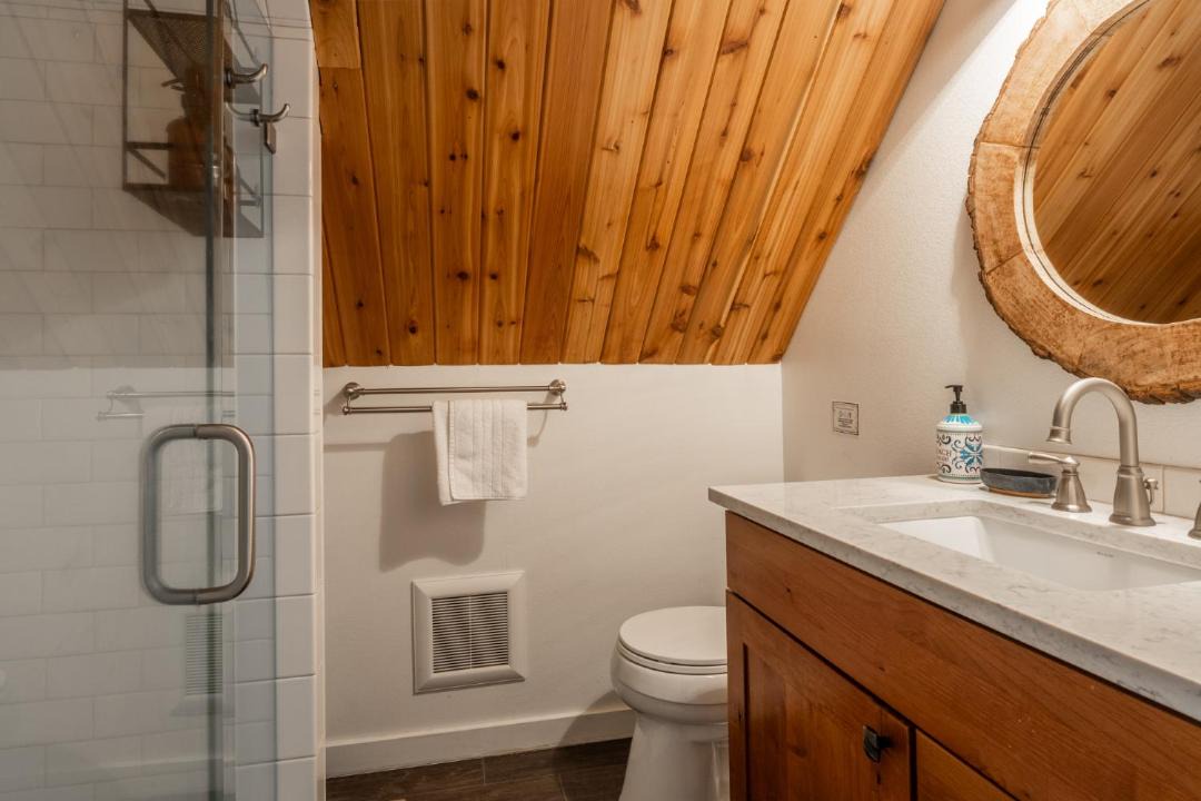 Photo of Bathroom in Mammoth Lakes