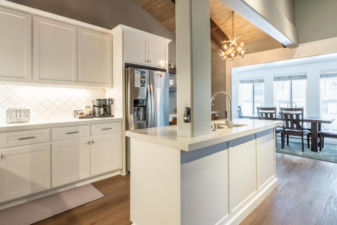 Photo of Kitchen in Mammoth Lakes