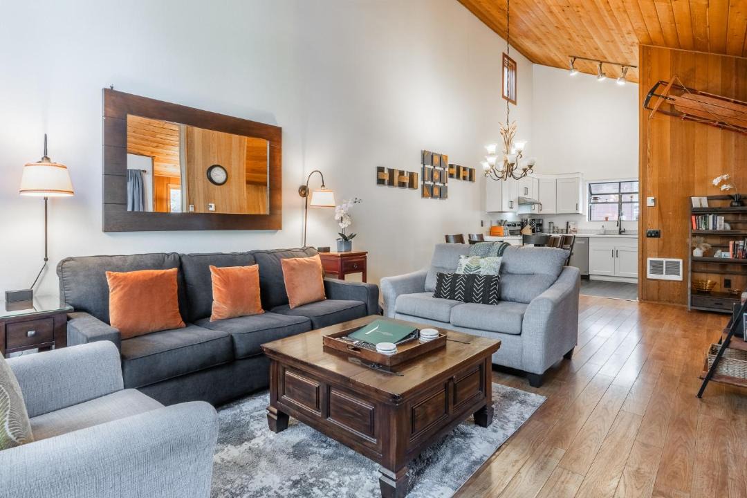Photo of Livingroom in Mammoth Lakes