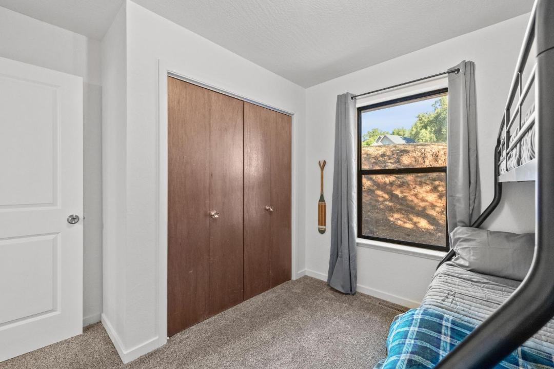 Photo of Bedroom in Groveland