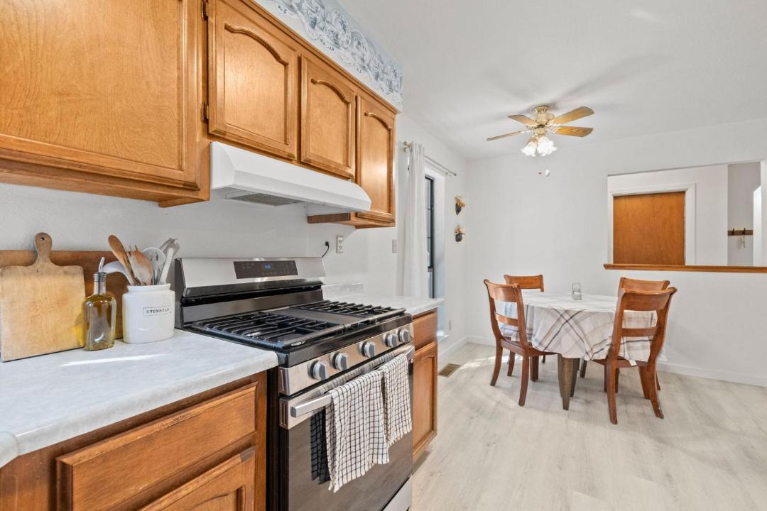 Photo of Kitchen in Groveland