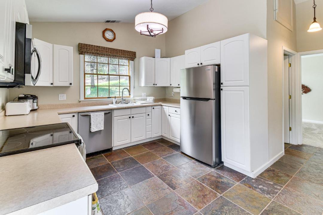 Photo of Kitchen in Groveland