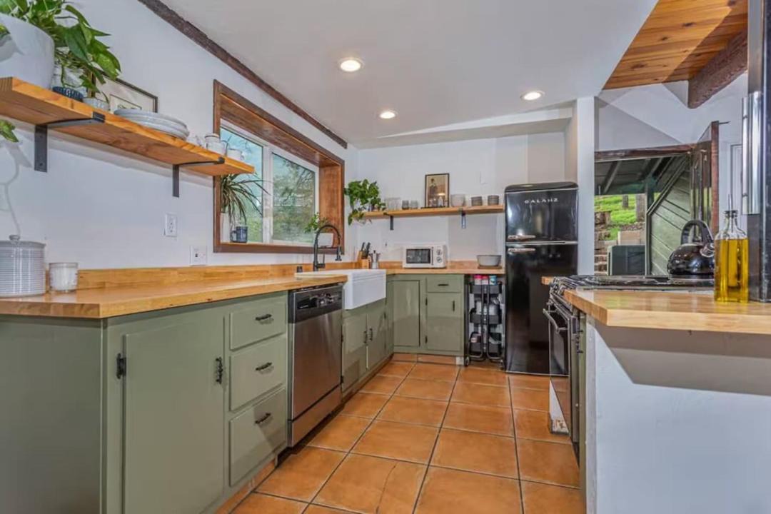 Photo of Kitchen in Three Rivers