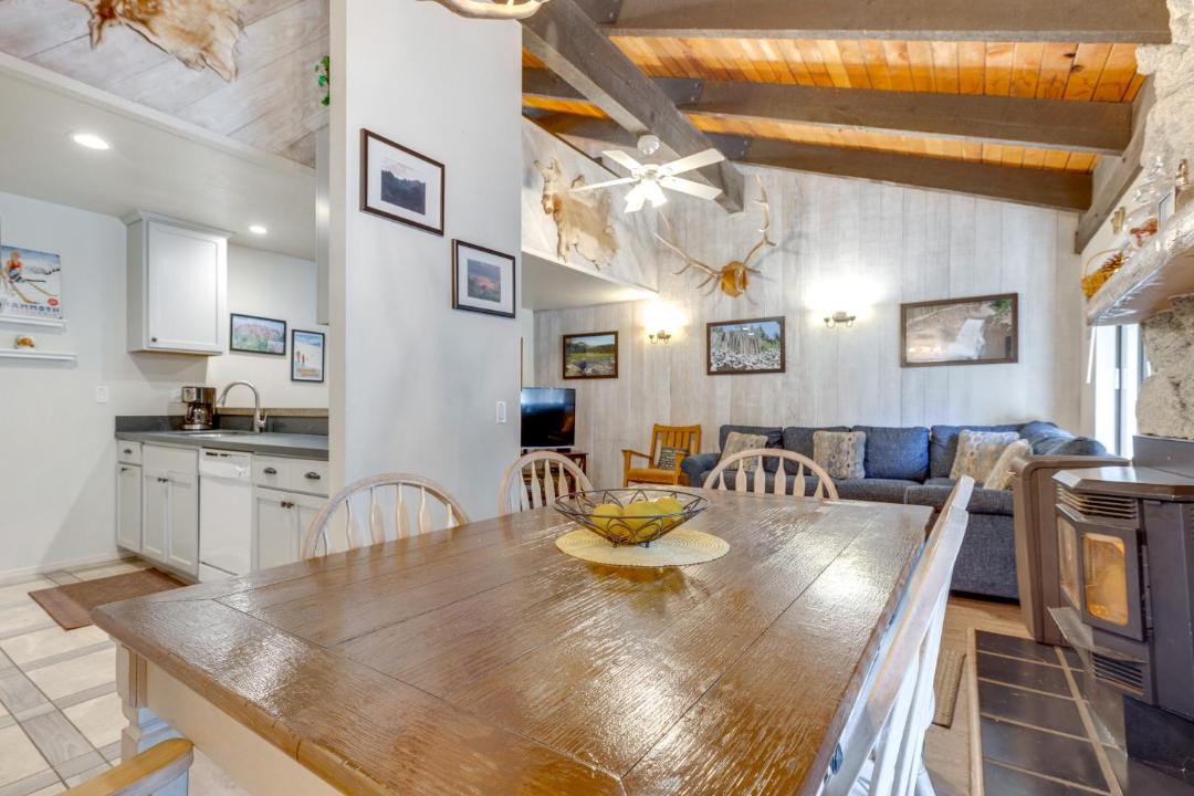 Photo of Kitchen in Mammoth Lakes