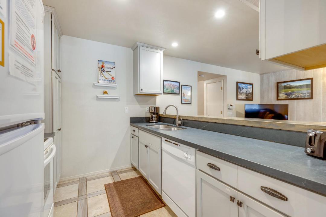 Photo of Kitchen in Mammoth Lakes