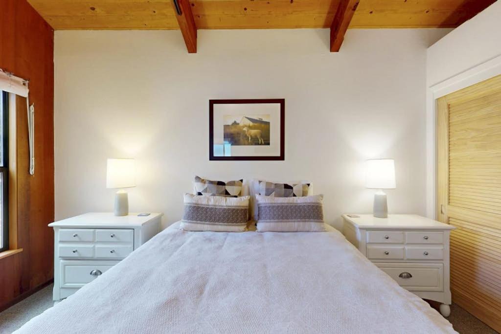 Photo of Bedroom in Sea Ranch