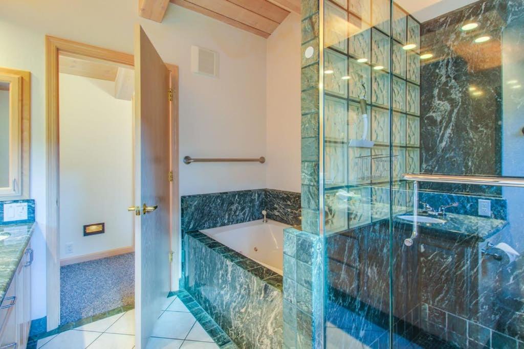 Photo of Bathroom in Sea Ranch